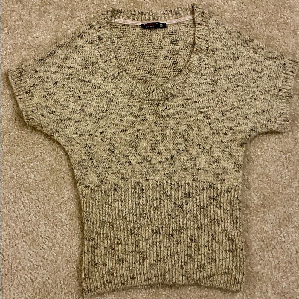 brown sweater (s)